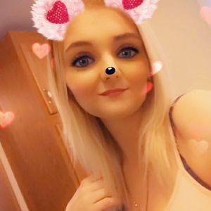 Meet your Posher, Dominique